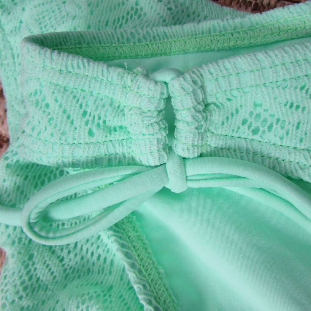Gossip / Buckle Crochet Bottom Tankini - Picture 4 of 9